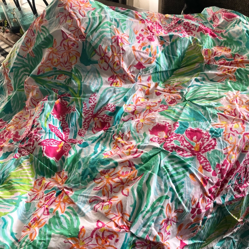 Lilly Pulitzer duvet /queen and 2 Euro shams